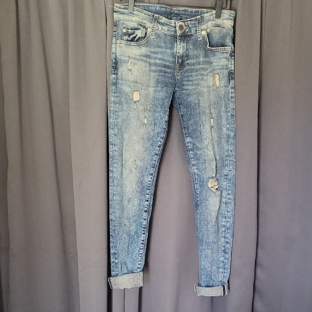 Stylish Blue Distressed Women Jeans